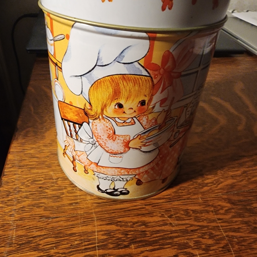 Vintage 1985 House of Lloyd Tin with Girl Chef in Kitchen